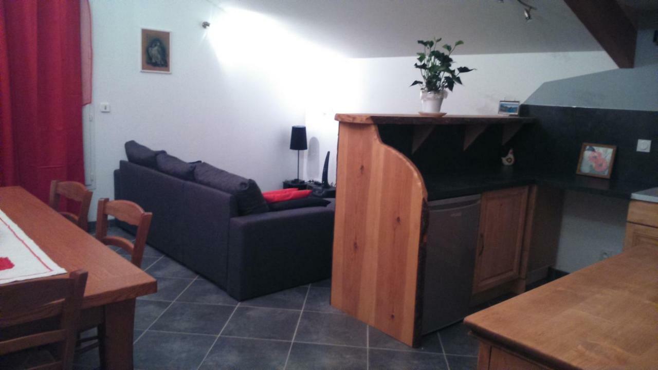 Les Logis De Lucie Apartment Selonnet Exterior photo